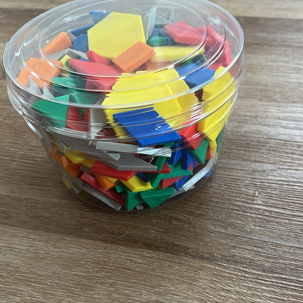 Lakeshore Learning Plastic Pattern Blocks - Picture 3 of 5